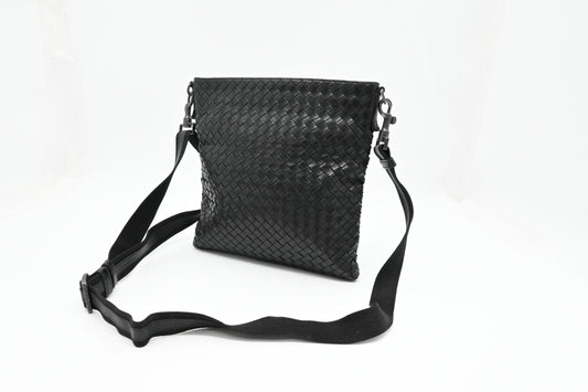 Bottega Veneta Crossbody Bag in Black Intrecciato Leather