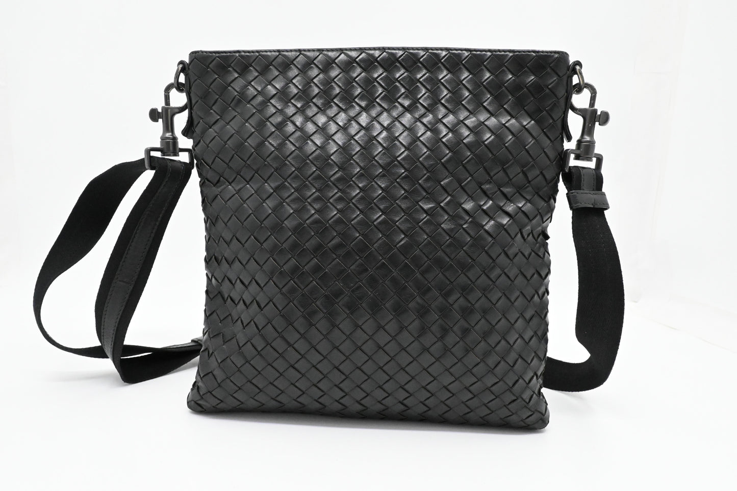 Bottega Veneta Crossbody Bag in Black Intrecciato Leather