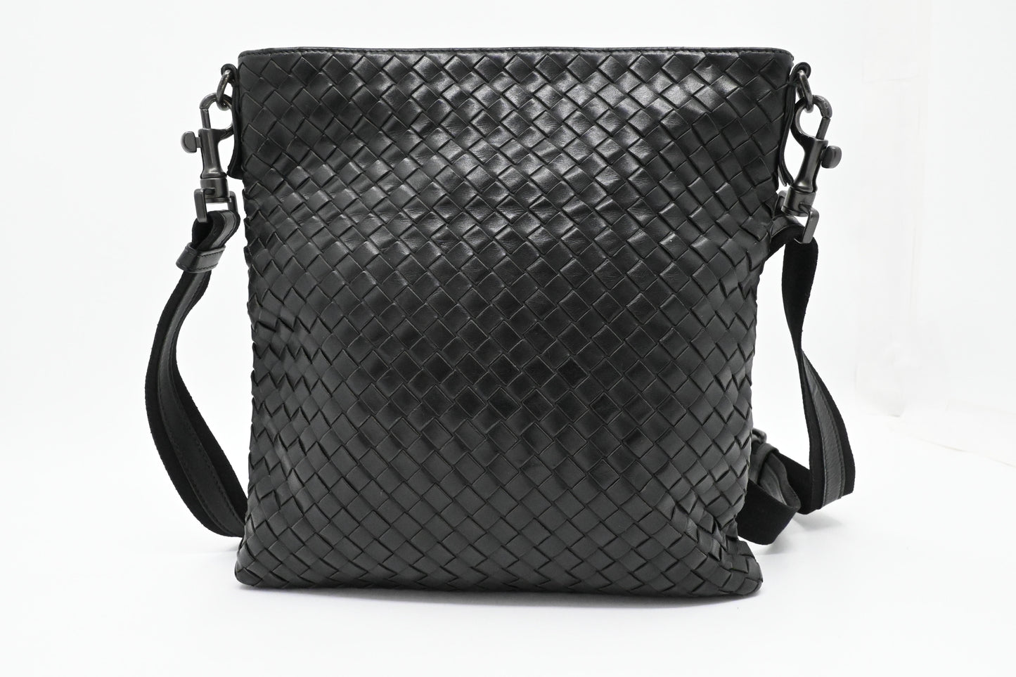 Bottega Veneta Crossbody Bag in Black Intrecciato Leather