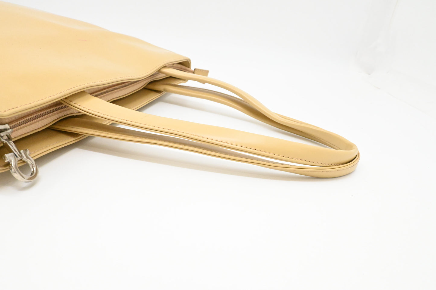 Ferragamo Shoulder Bag in Beige Leather