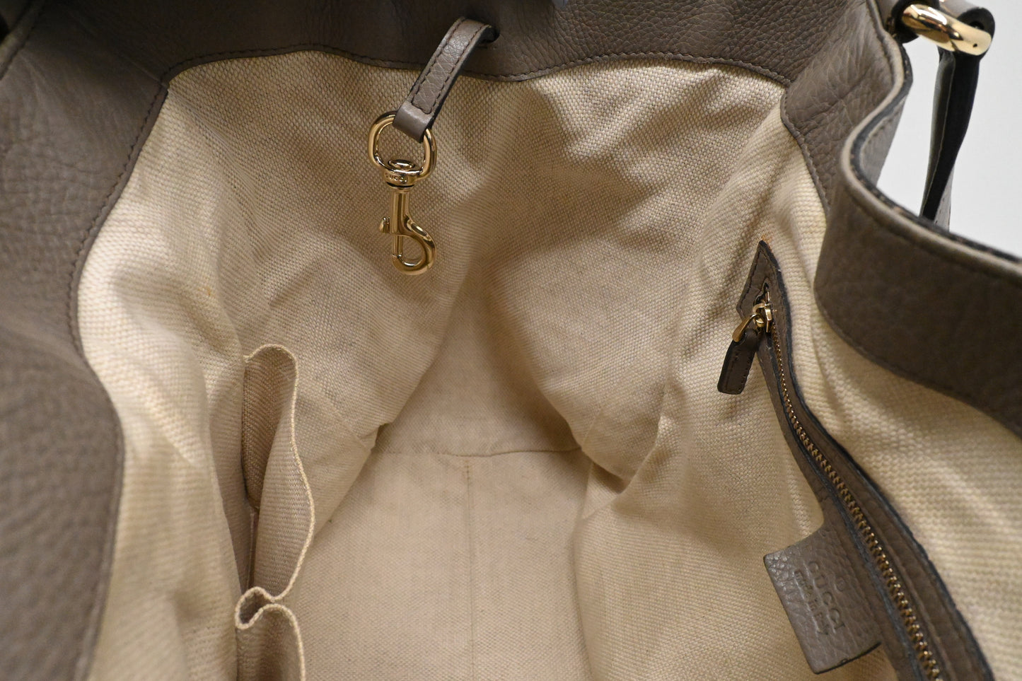 Gucci Soho Tote in Greige Leather