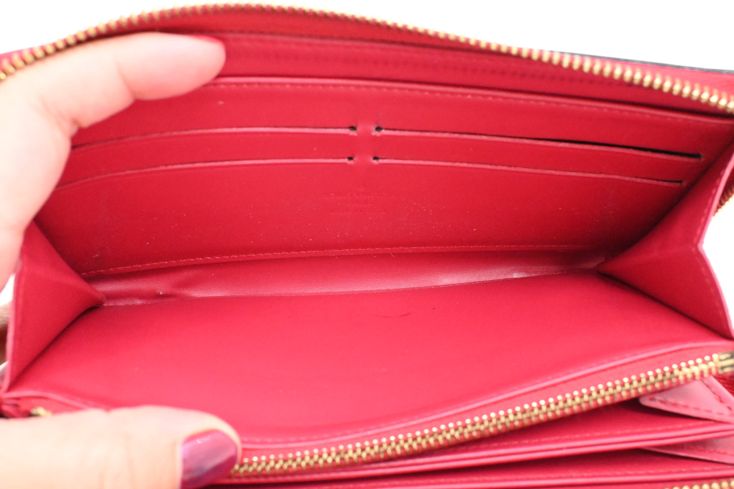 Louis Vuitton Zippy Wallet in Rose Indian Sweet Monogram Vernis Leather