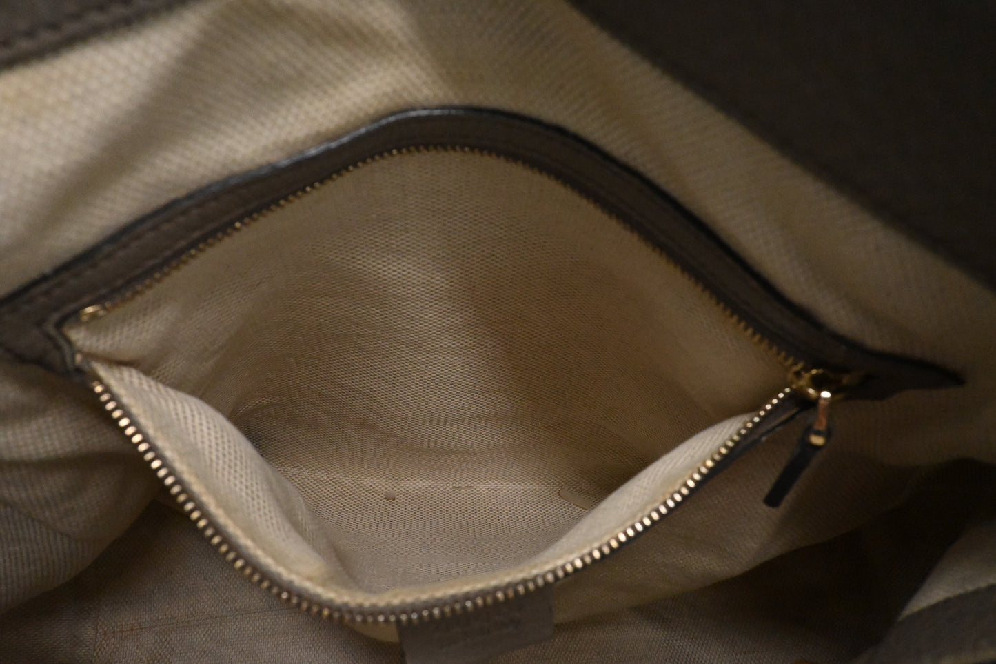 Gucci Soho Tote in Greige Leather