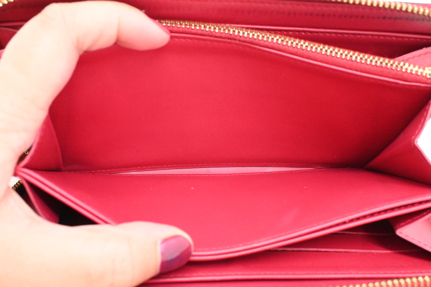 Louis Vuitton Zippy Wallet in Rose Indian Sweet Monogram Vernis Leather