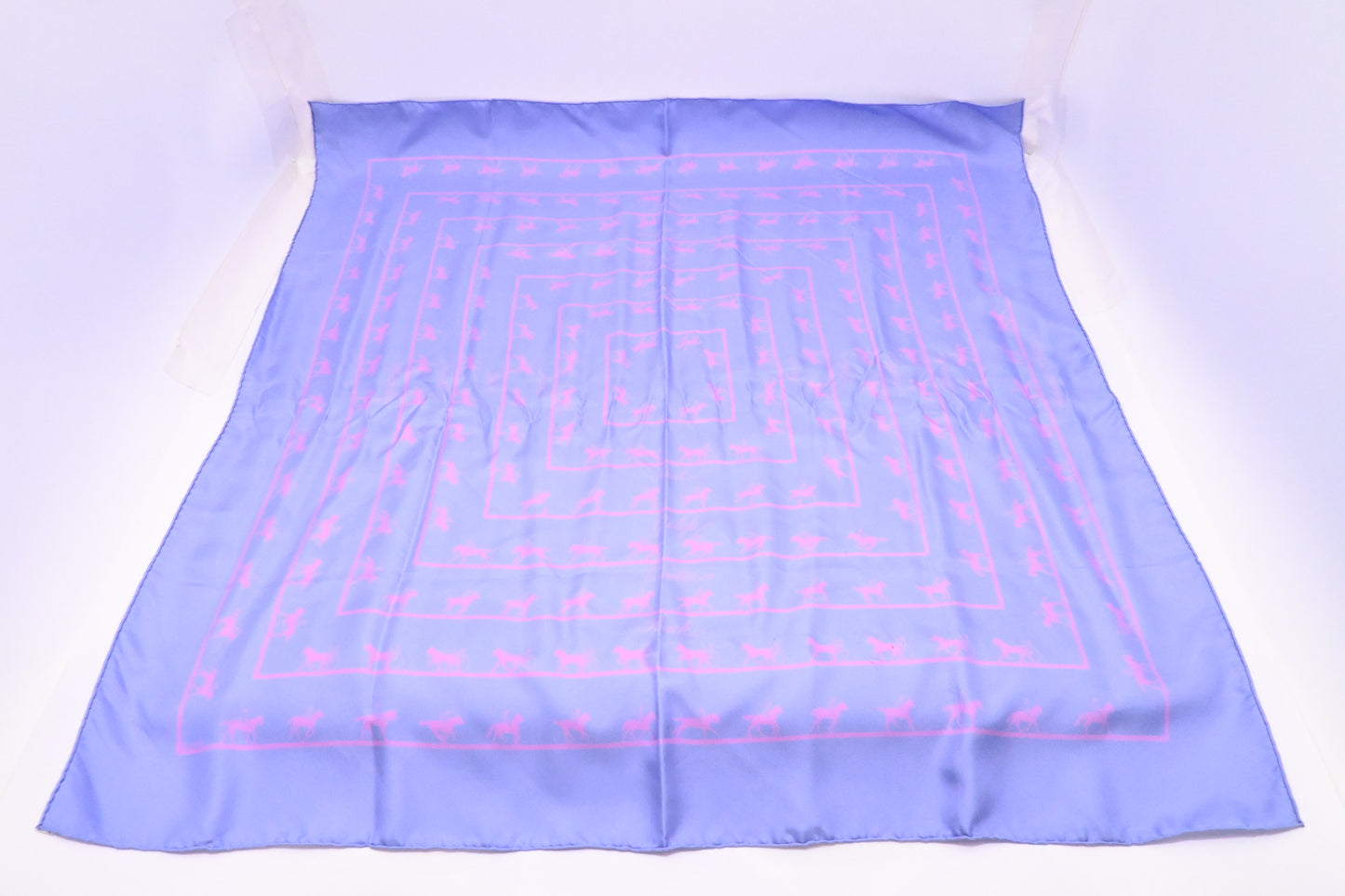 Hermes 'Saut Galop Canter Rank' Carre 90 in Lavender Silk