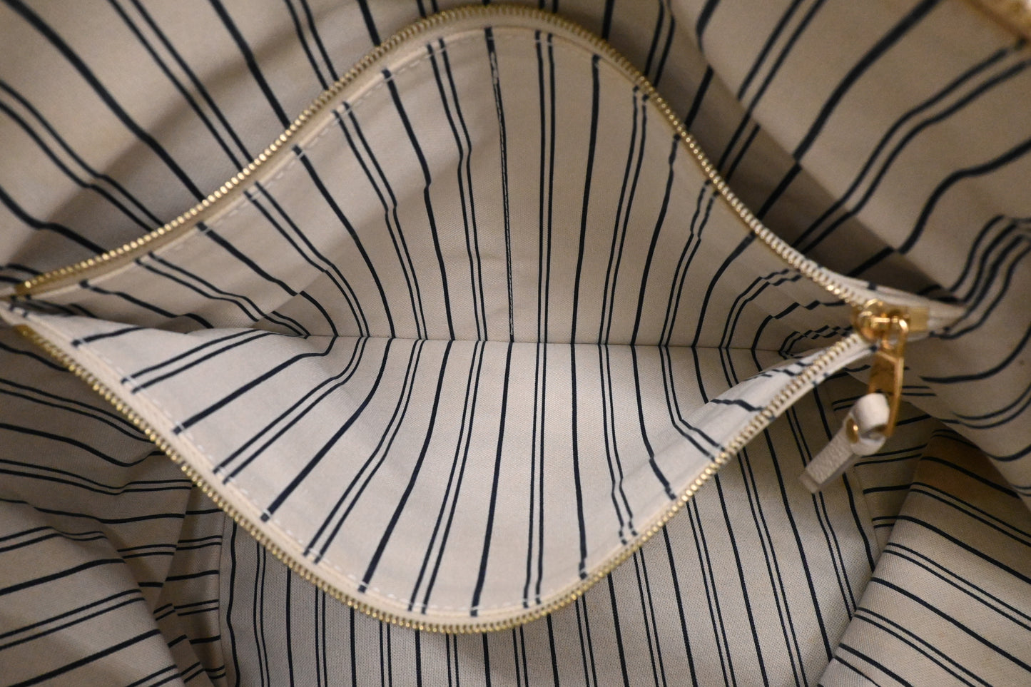 Louis Vuitton Lumineuse PM in Cream Empreinte Leather