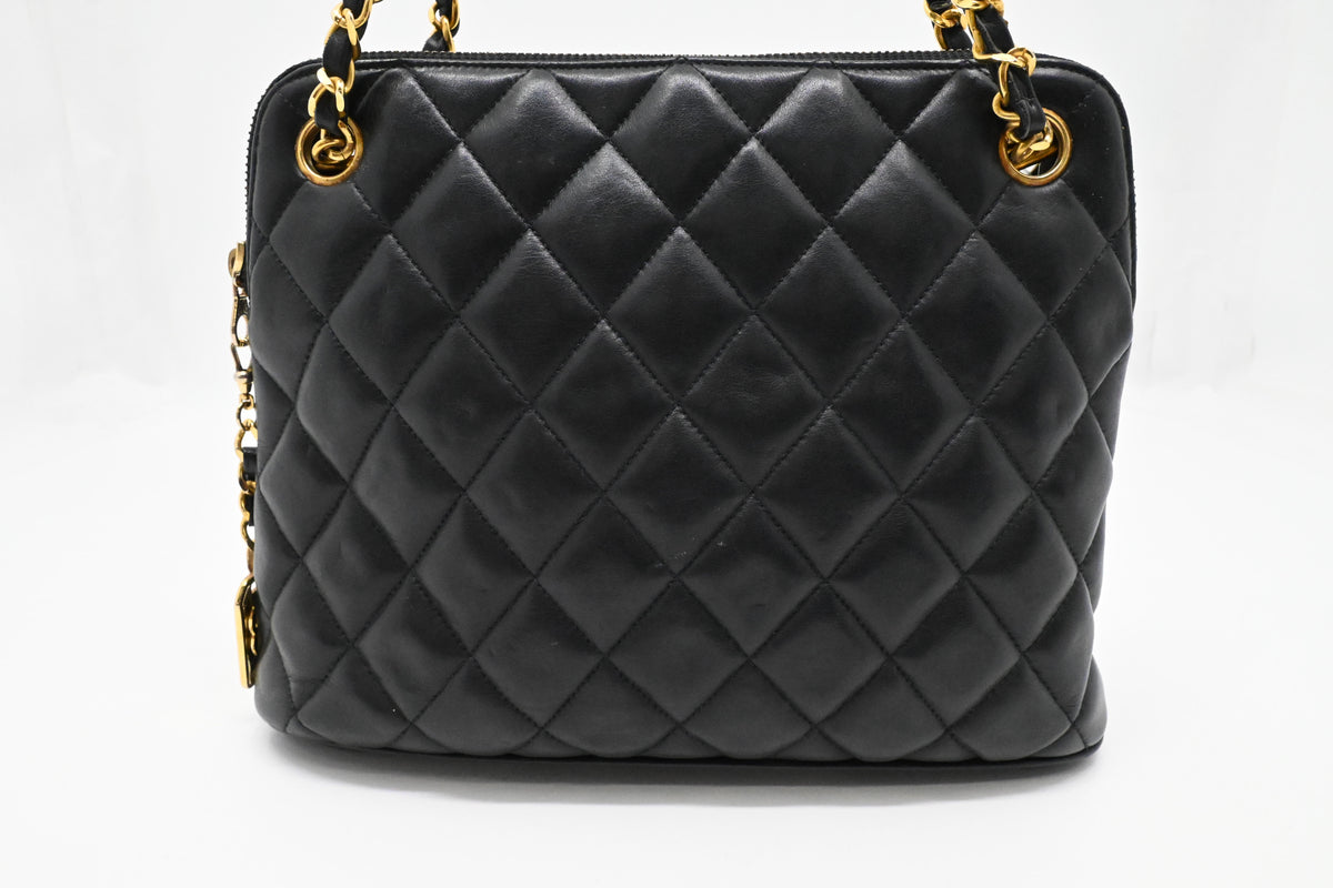 Chanel Chain Shoulder Bag in Black Leather