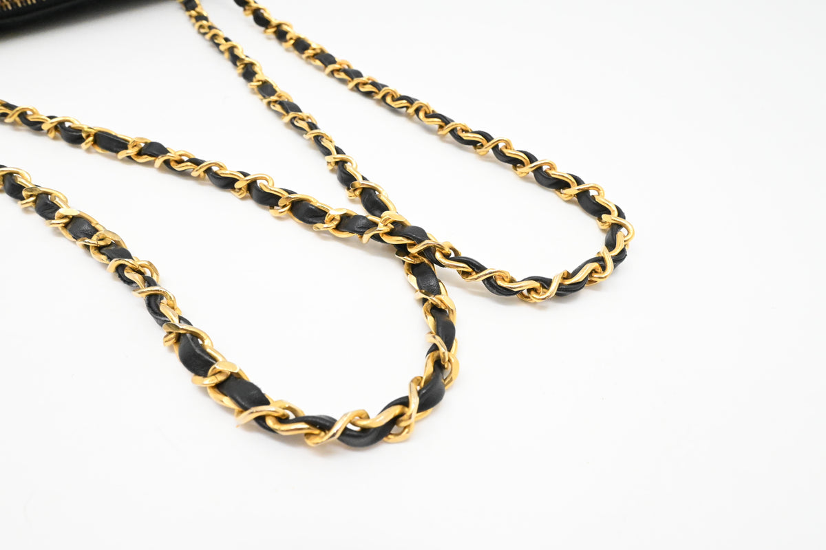 Chanel Chain Shoulder Bag in Black Leather