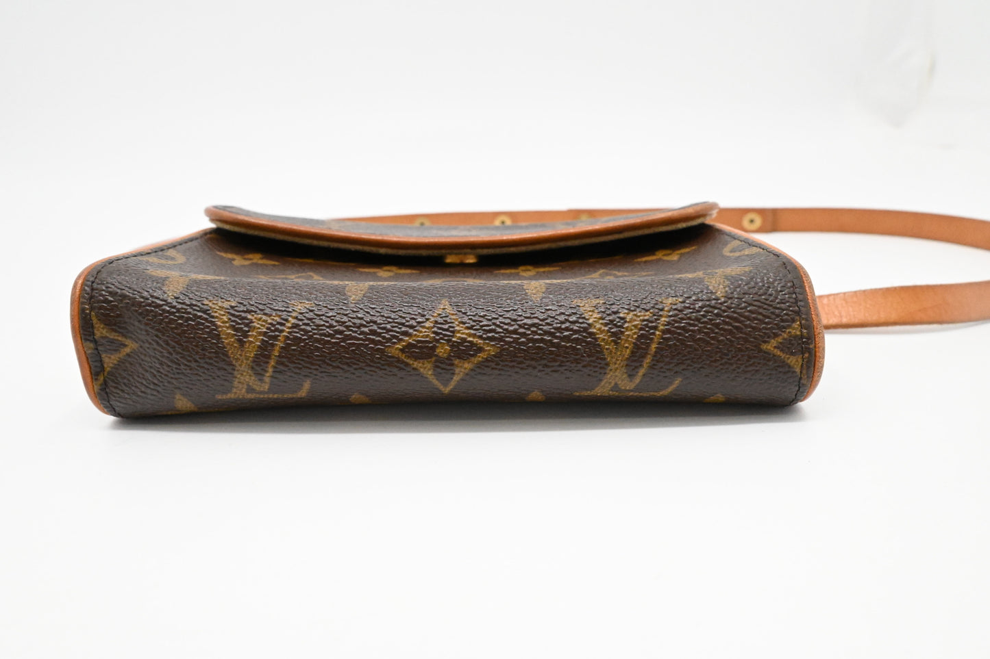 Louis Vuitton Pochette Florentine in Monogram Canvas