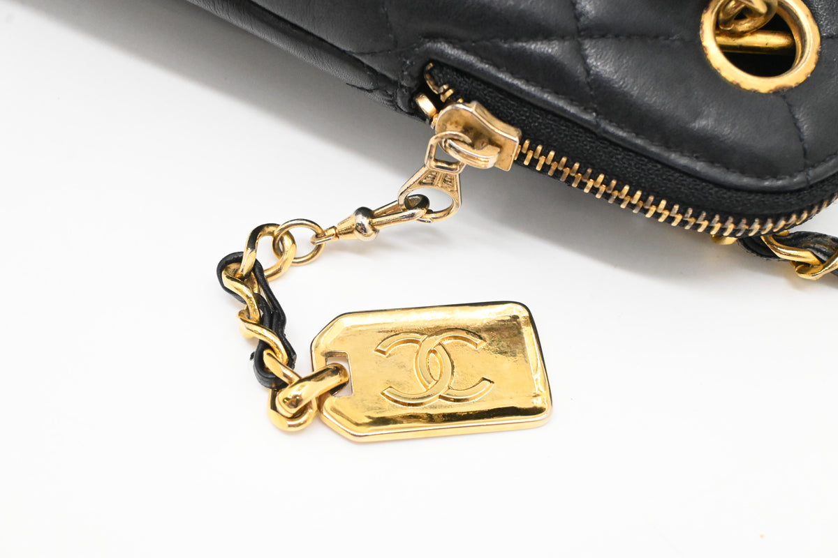 Chanel Chain Shoulder Bag in Black Leather