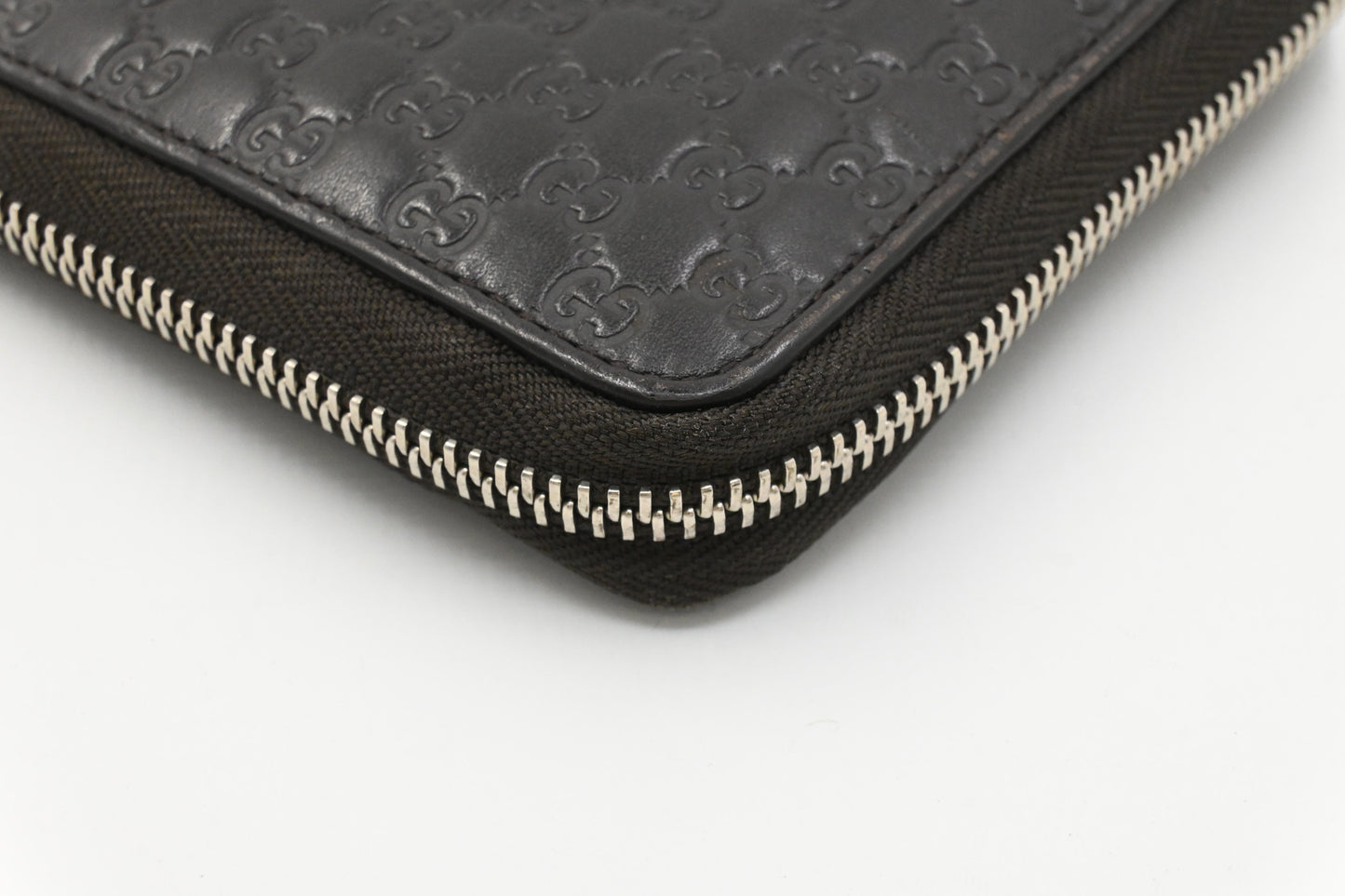 Gucci Organizer in Brown Micro Guccissima Leather