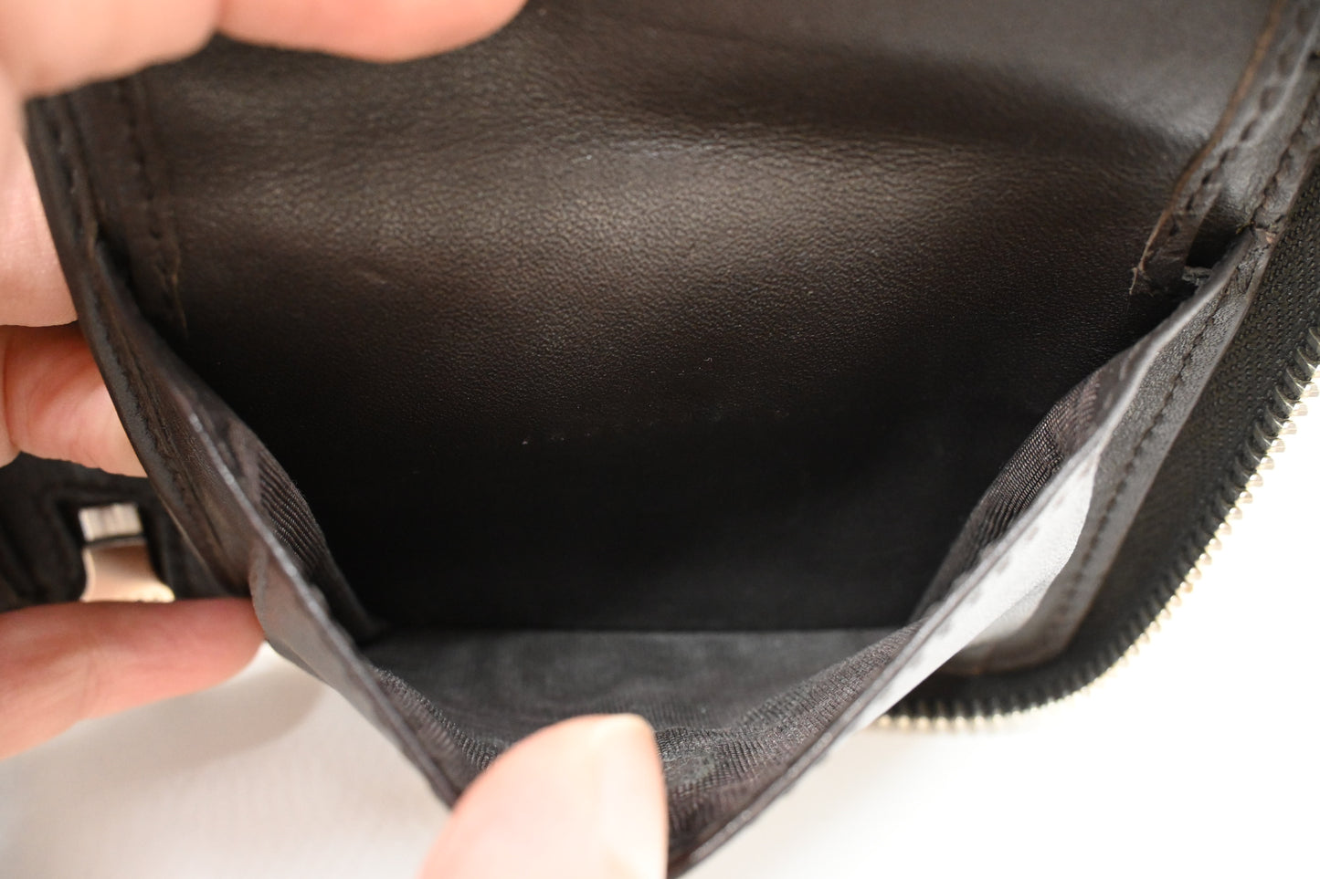 Gucci Organizer in Brown Micro Guccissima Leather