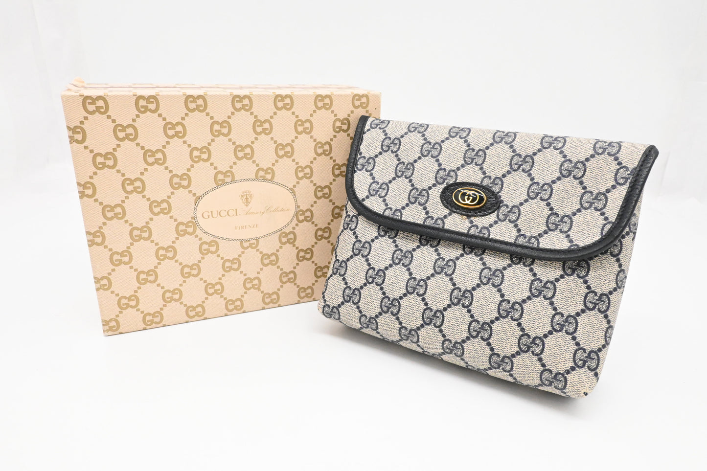 Gucci Pouch in Blue GG Supreme Canvas