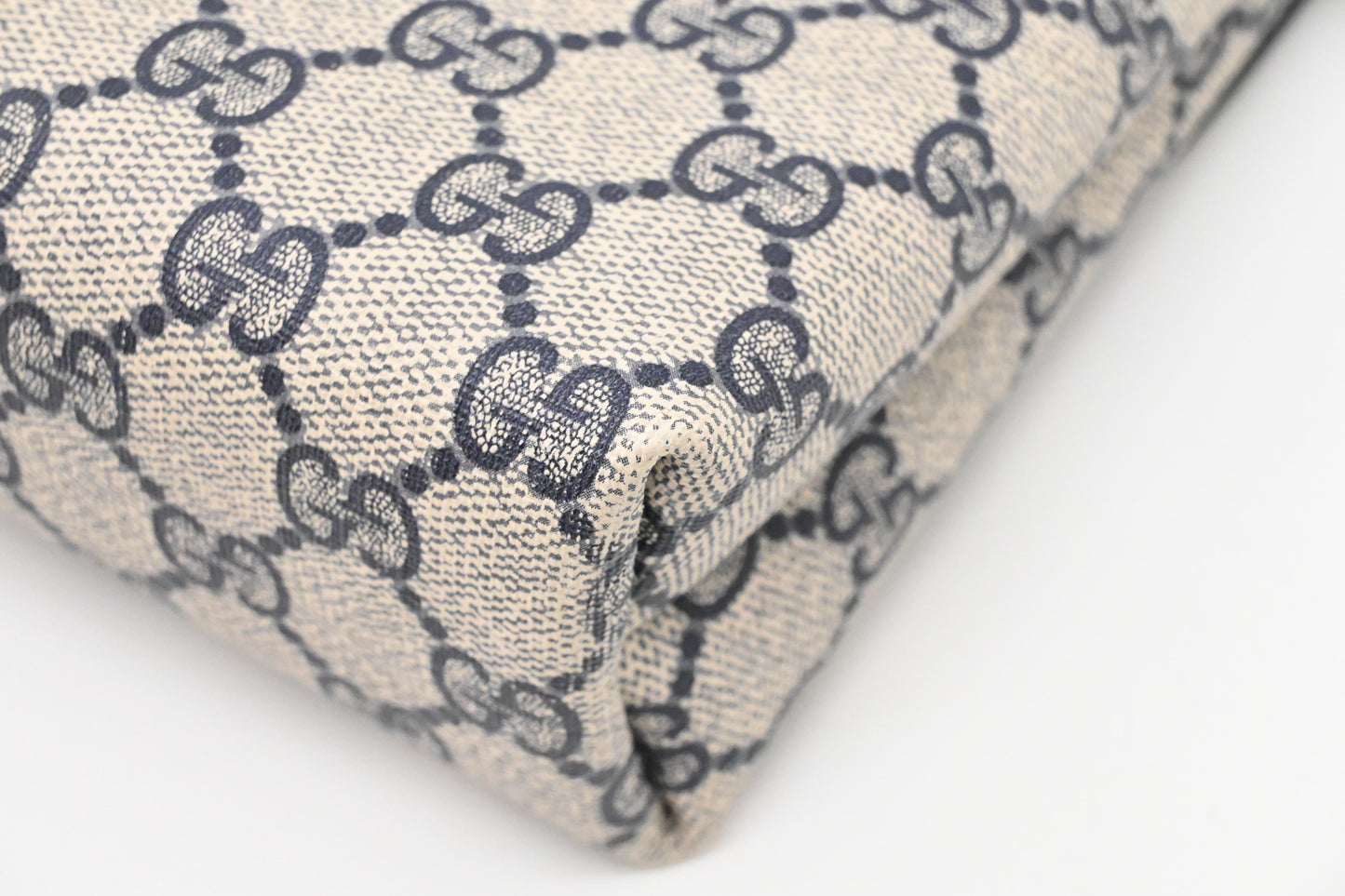 Gucci Pouch in Blue GG Supreme Canvas