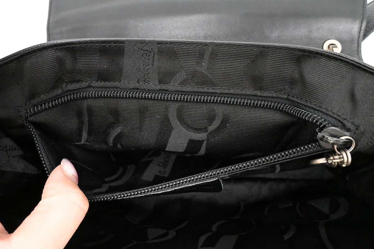 Ferragamo Shoulder Bag in Black Leather
