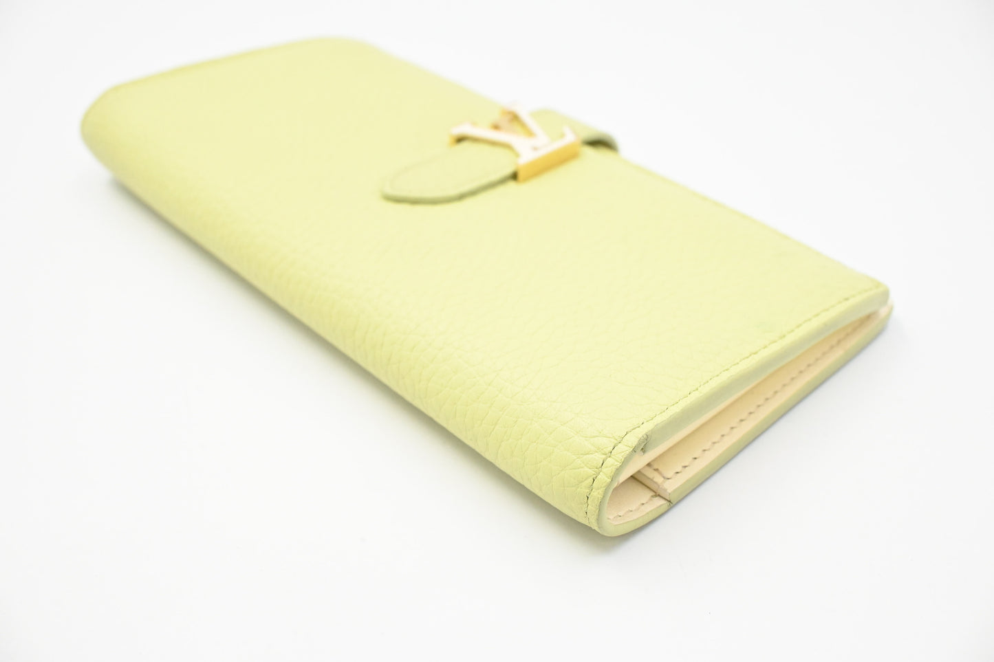 Louis Vuitton Vertical Wallet in Green Tarillon Leather