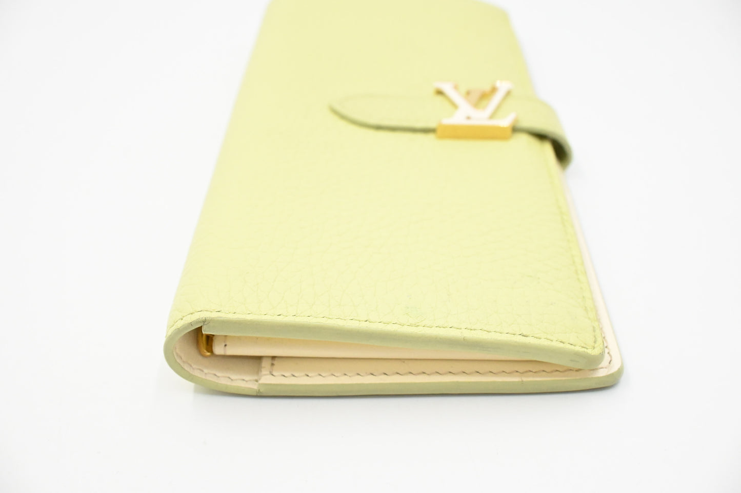 Louis Vuitton Vertical Wallet in Green Tarillon Leather