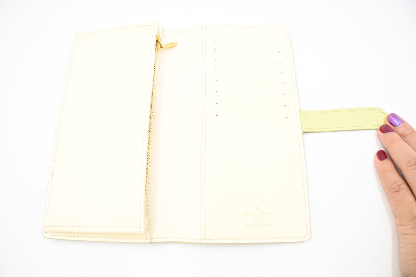 Louis Vuitton Vertical Wallet in Green Tarillon Leather