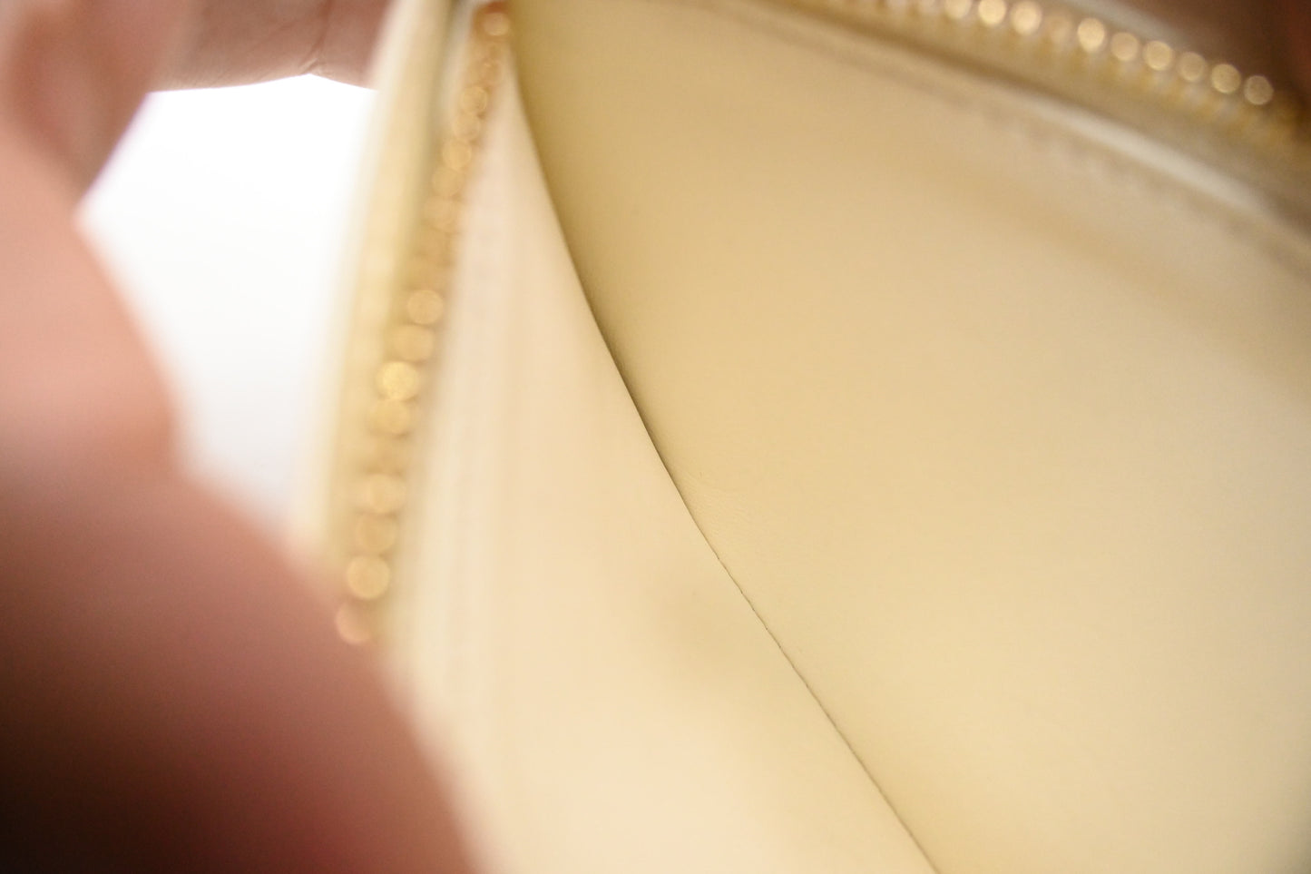 Louis Vuitton Vertical Wallet in Green Tarillon Leather