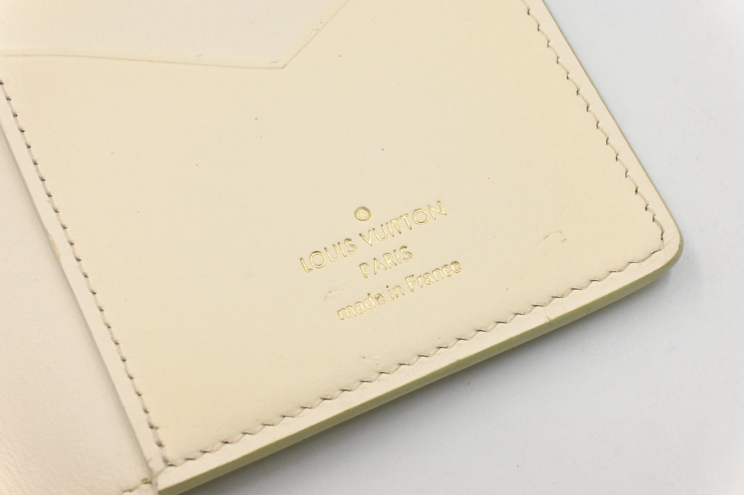 Louis Vuitton Vertical Wallet in Green Tarillon Leather