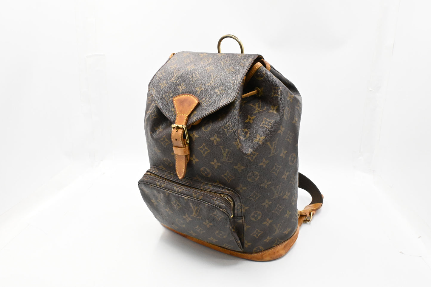 Louis Vuitton Montsouris GM in Monogram Canvas