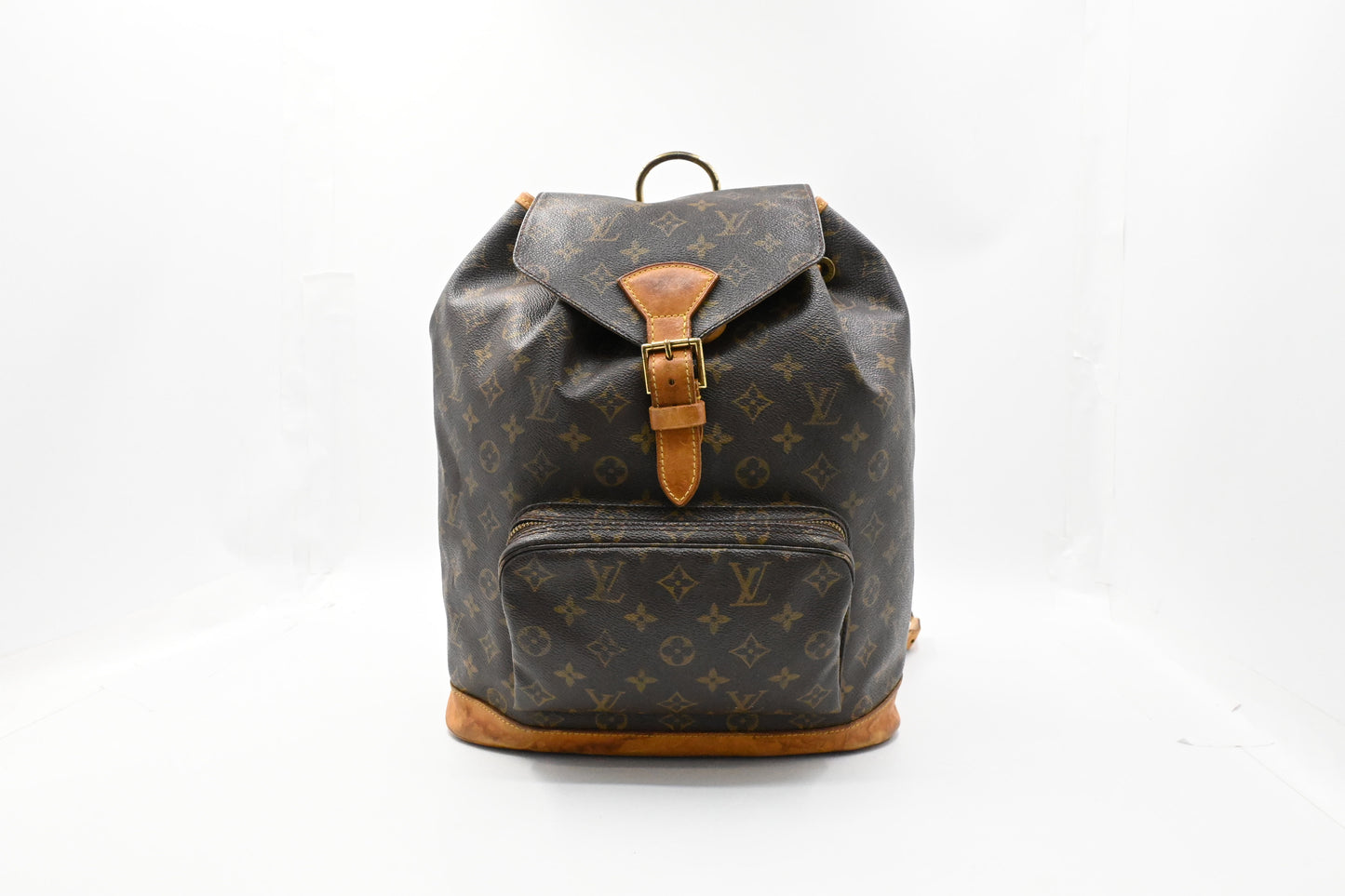 Louis Vuitton Montsouris GM in Monogram Canvas