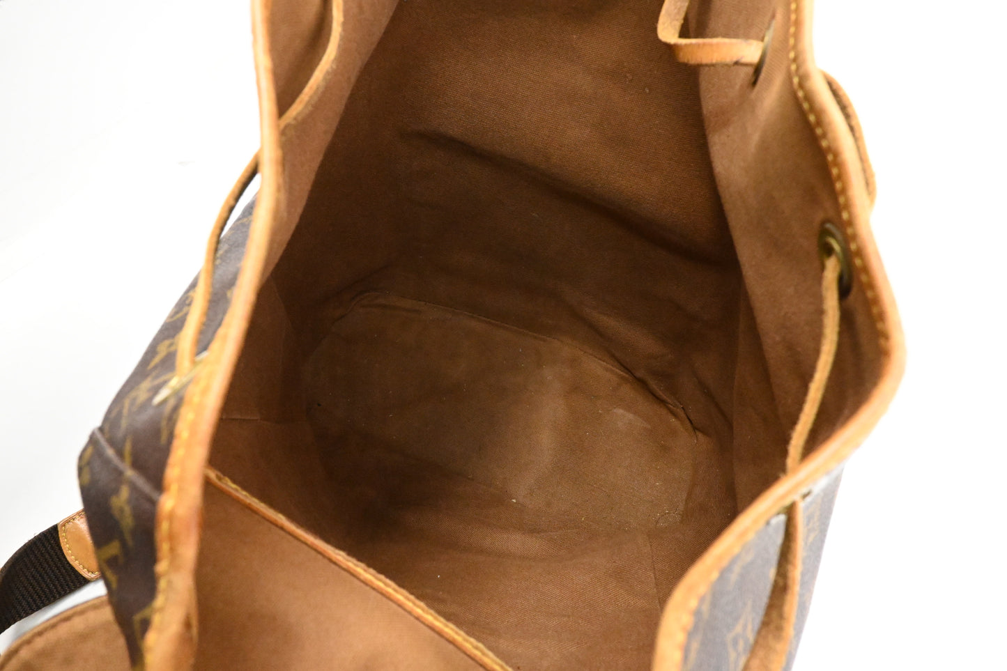 Louis Vuitton Montsouris GM in Monogram Canvas