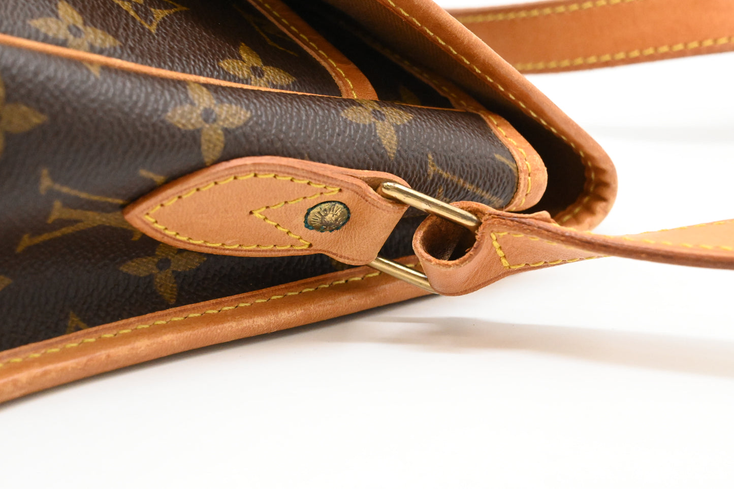 Louis Vuitton Gibeciere in Monogram Canvas
