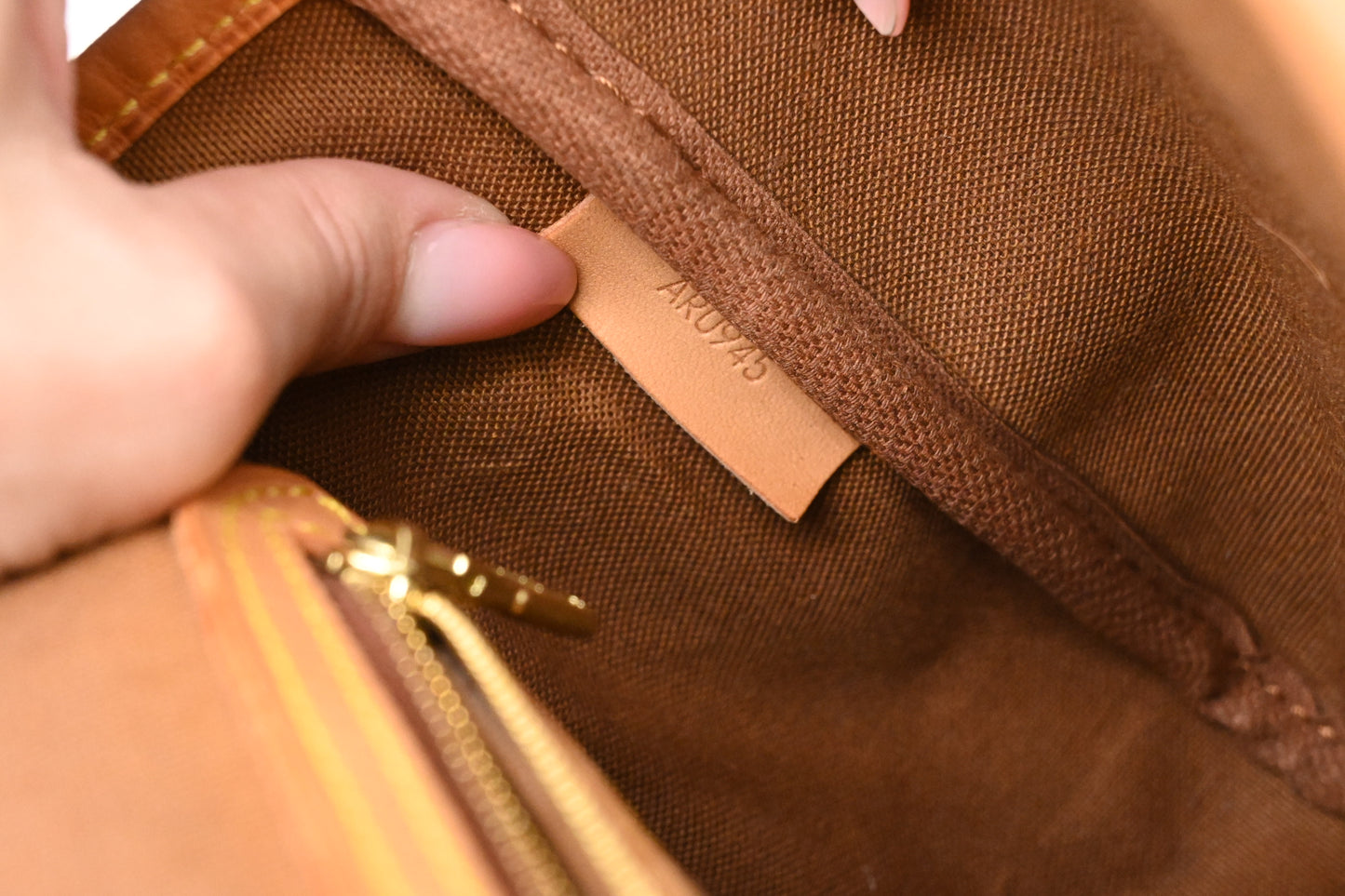 Louis Vuitton Gibeciere in Monogram Canvas
