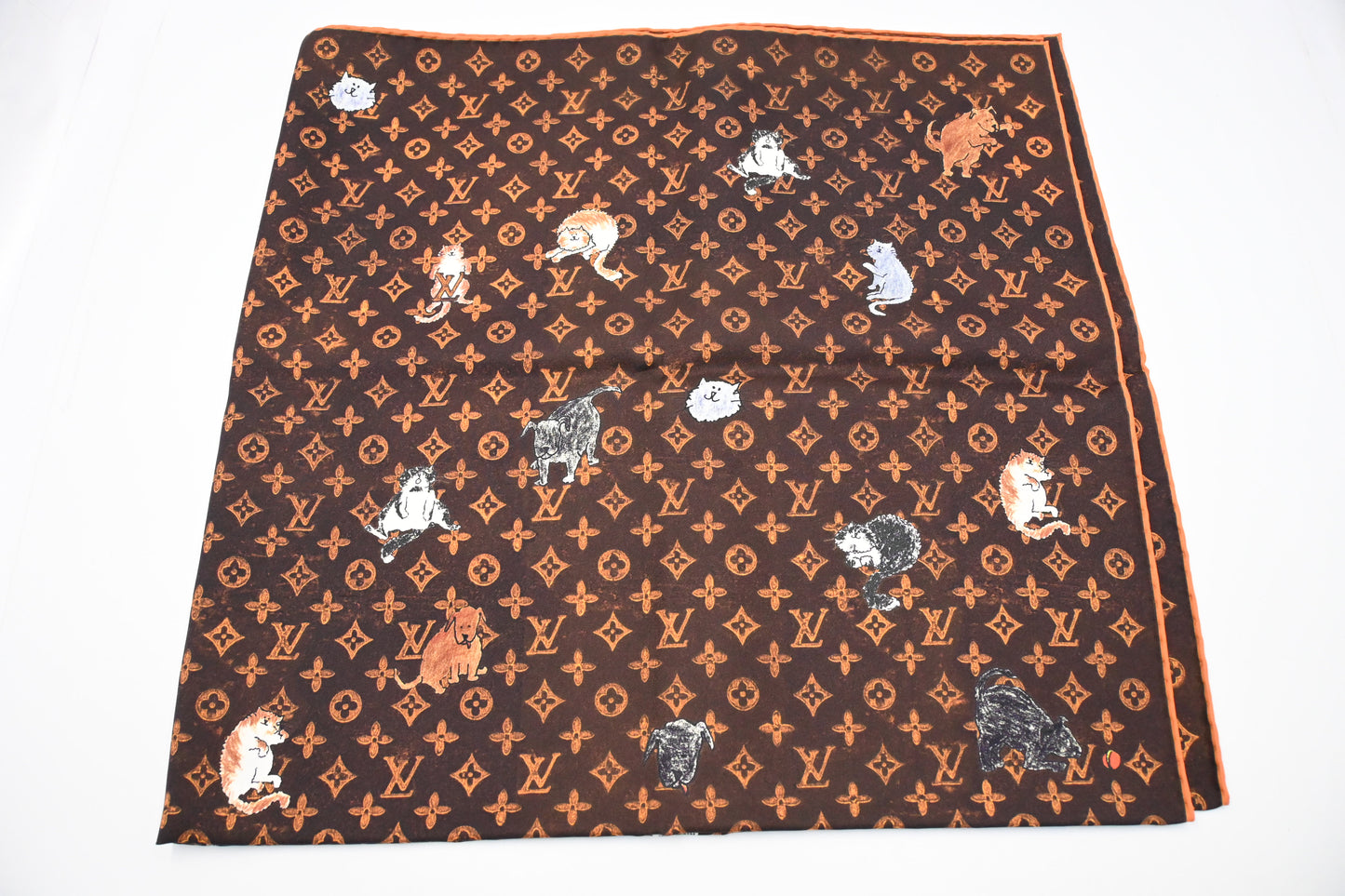 Louis Vuitton Catogram Scarf in Silk