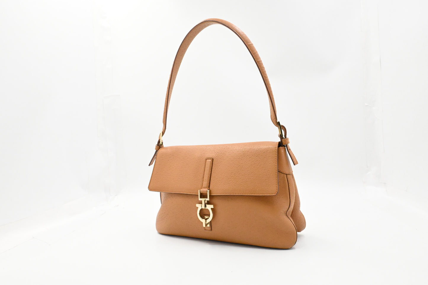 Ferragamo Shoulder Bag in Brown Leather