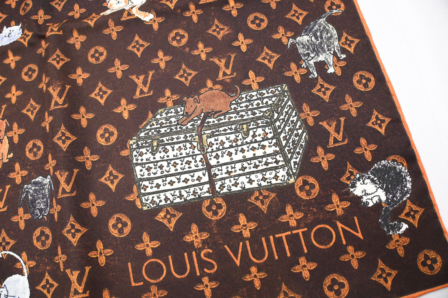 Louis Vuitton Catogram Scarf in Silk