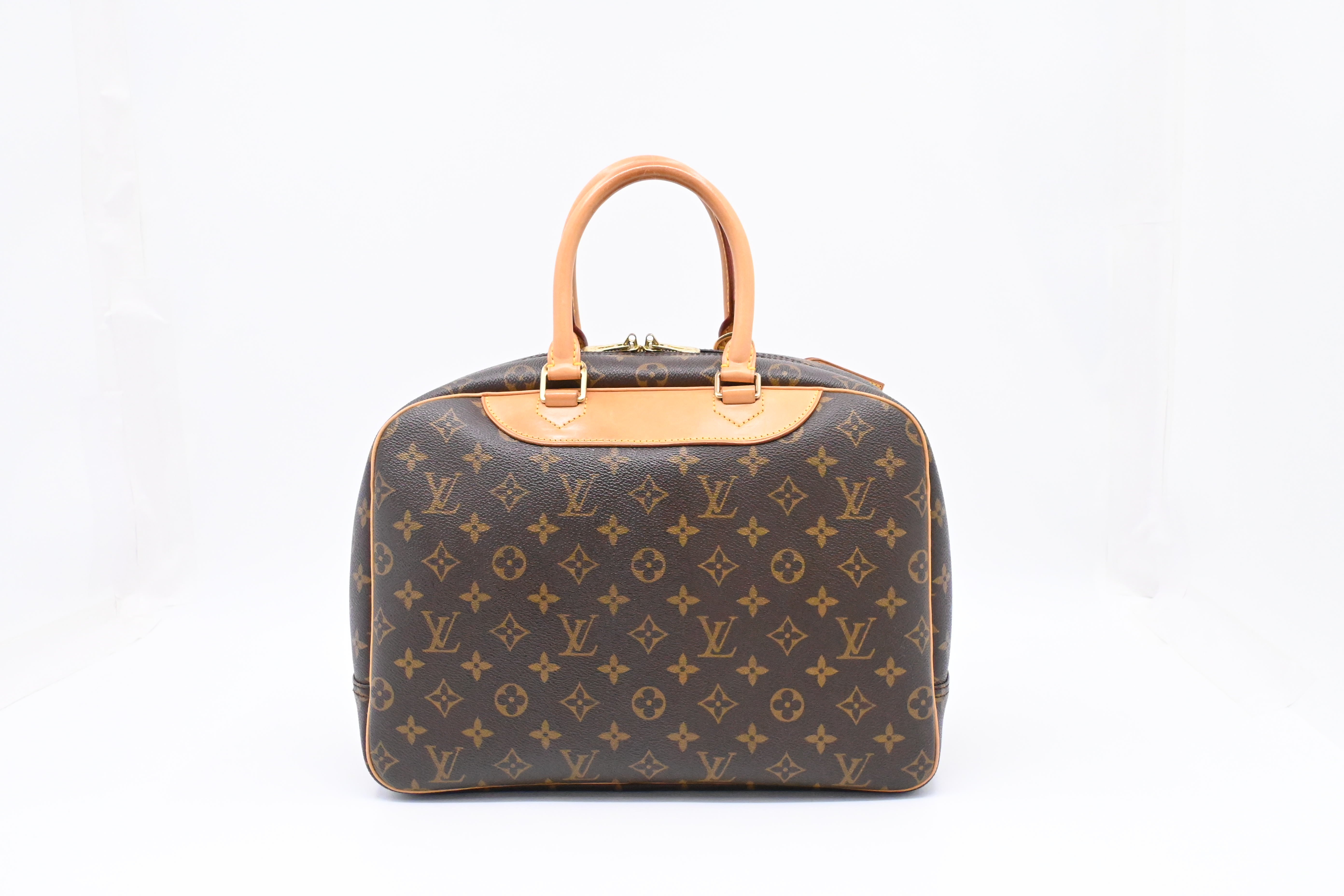 Louis Vuitton Deauville in Monogram Canvas – Weekly Lux Drop
