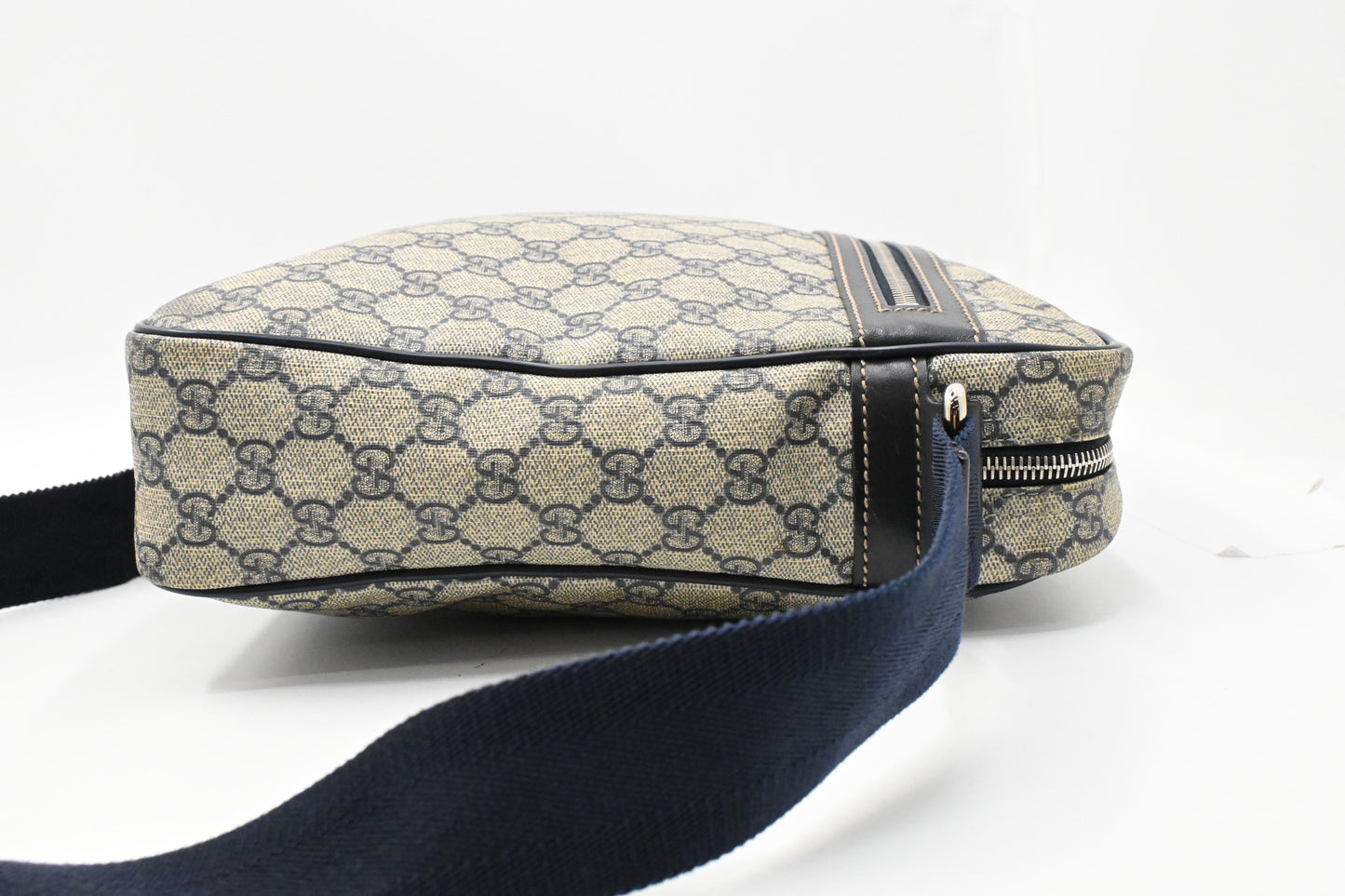 Gucci Crossbody Bag in Navy Blue GG Supreme Canvas