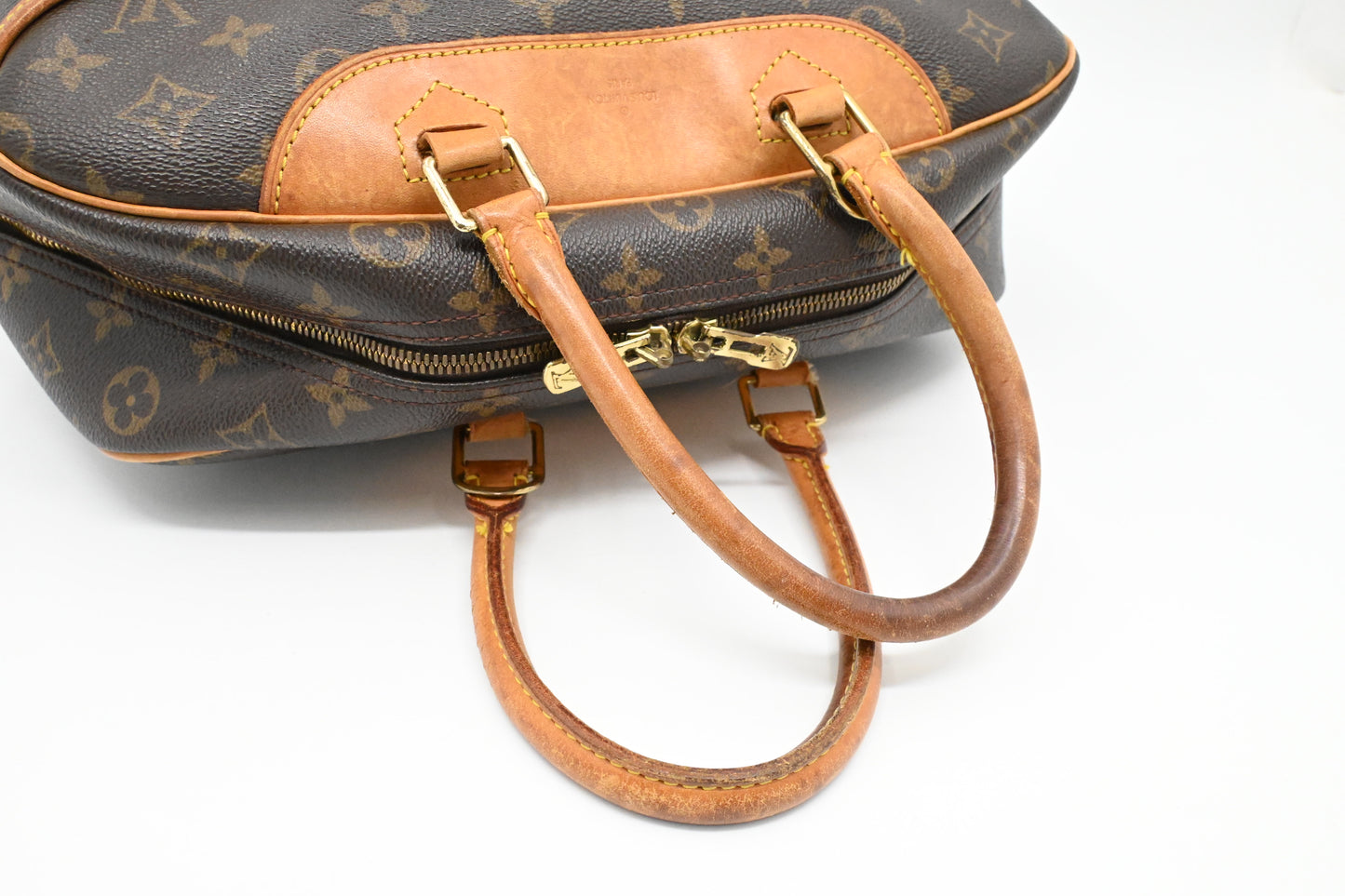 Louis Vuitton Deauville in Monogram Canvas