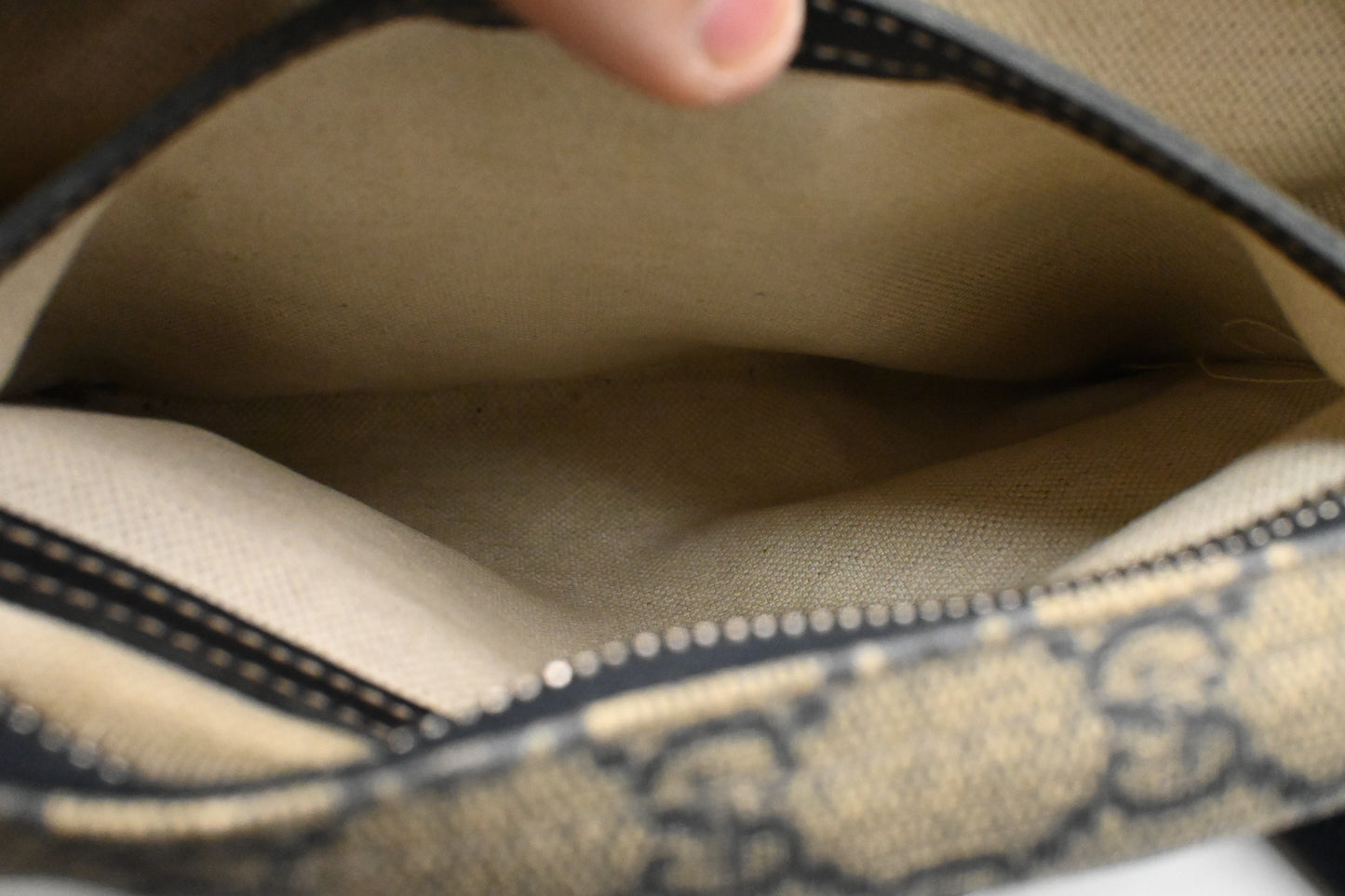 Gucci Crossbody Bag in Navy Blue GG Supreme Canvas