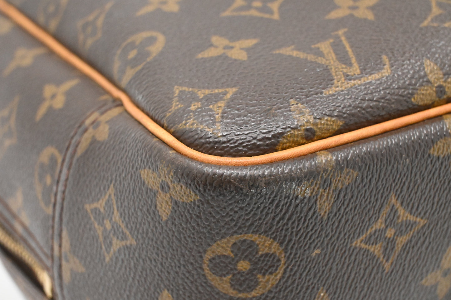 Louis Vuitton Deauville in Monogram Canvas