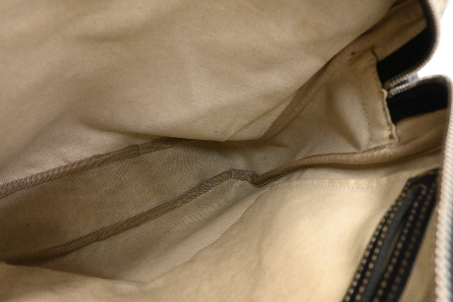 Gucci Crossbody Bag in Navy Blue GG Supreme Canvas