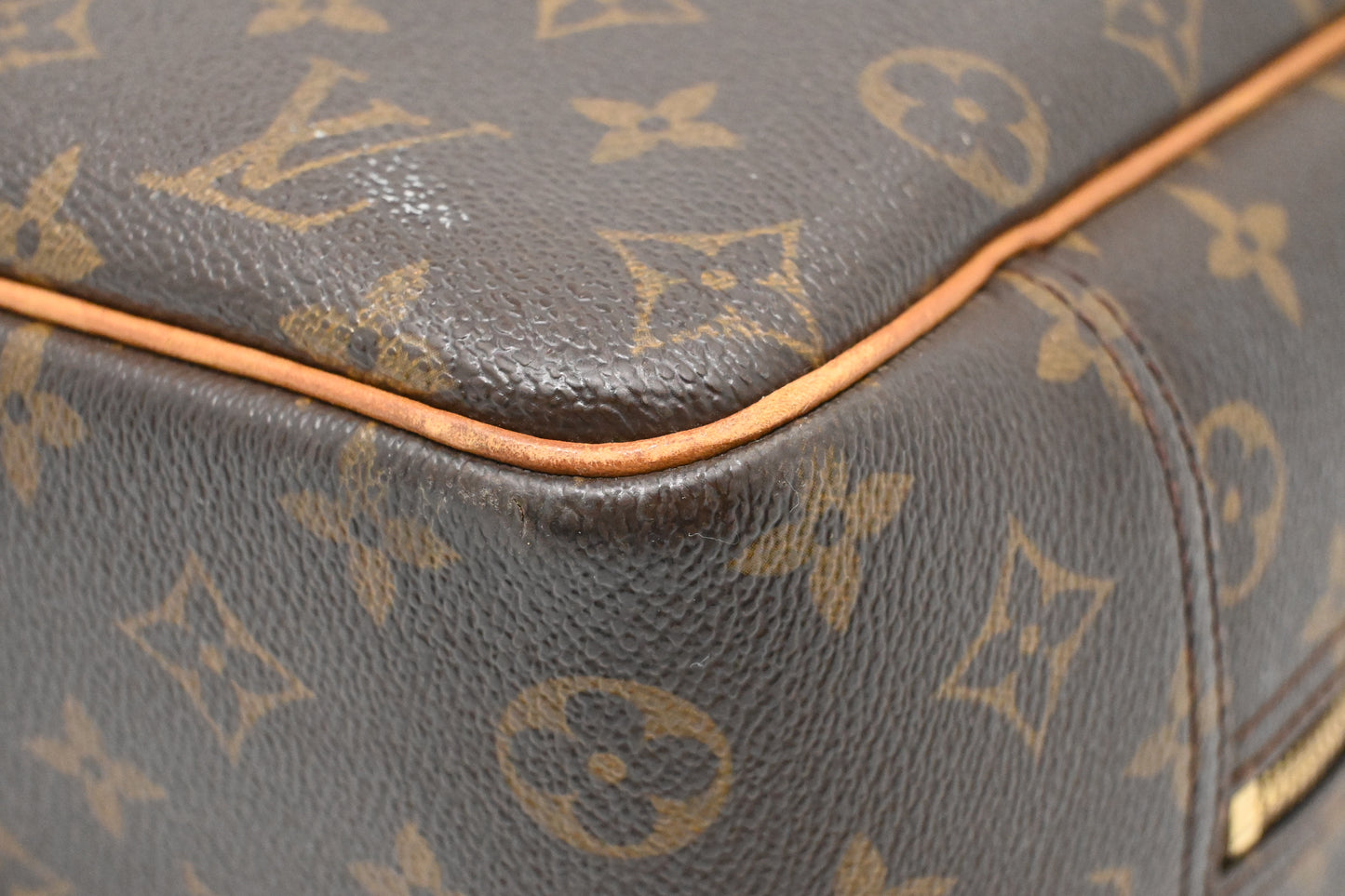 Louis Vuitton Deauville in Monogram Canvas