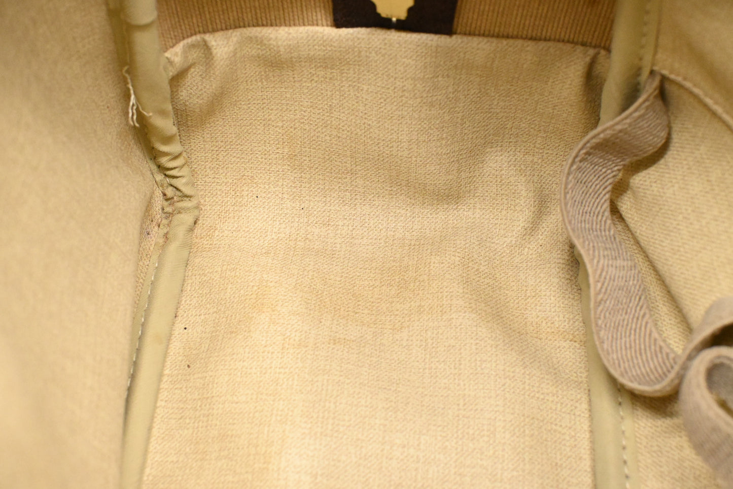 Louis Vuitton Deauville in Monogram Canvas