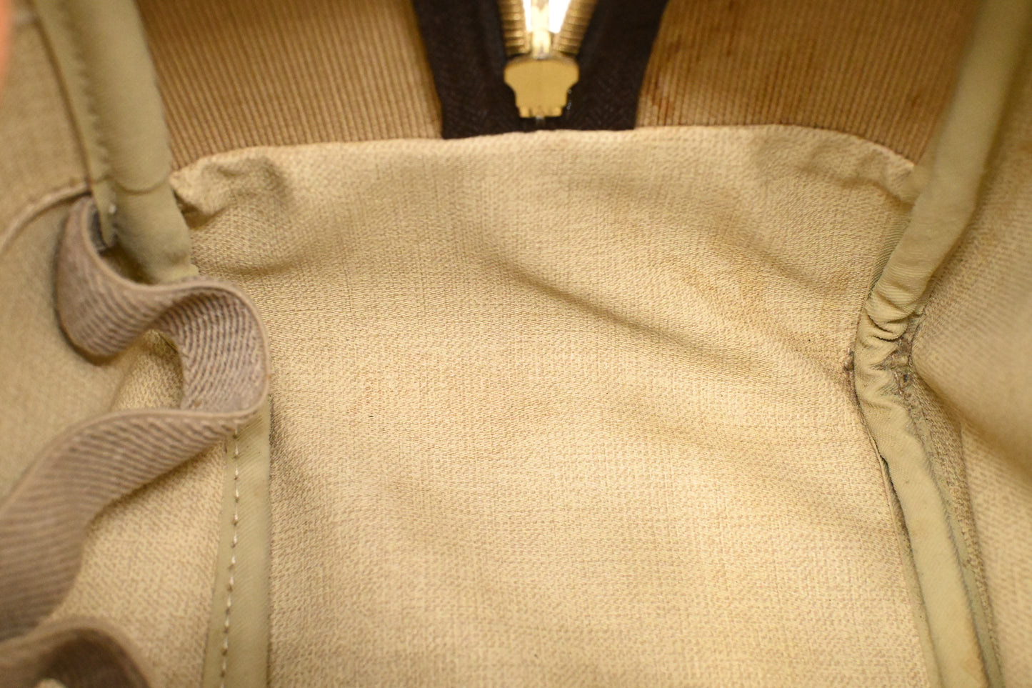 Louis Vuitton Deauville in Monogram Canvas