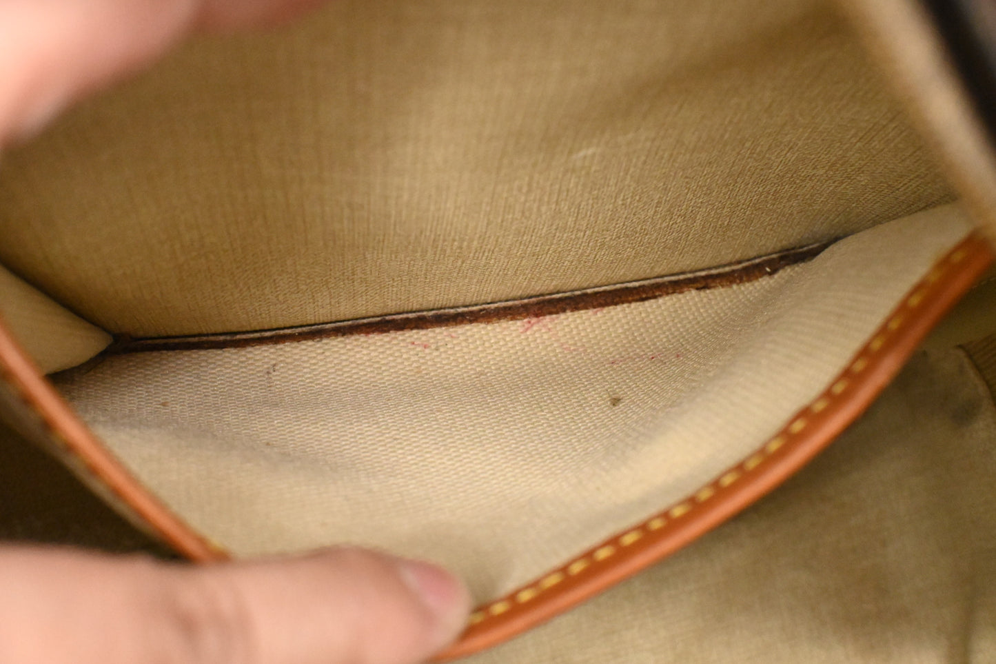 Louis Vuitton Deauville in Monogram Canvas