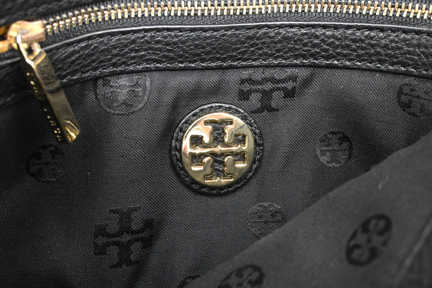 Tory Burch Shoulder Bag in Black Leather