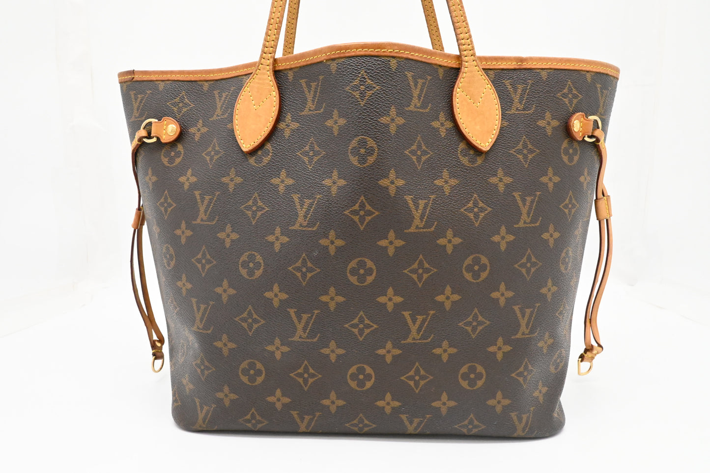 Louis Vuitton Neverfull MM in Monogram Canvas
