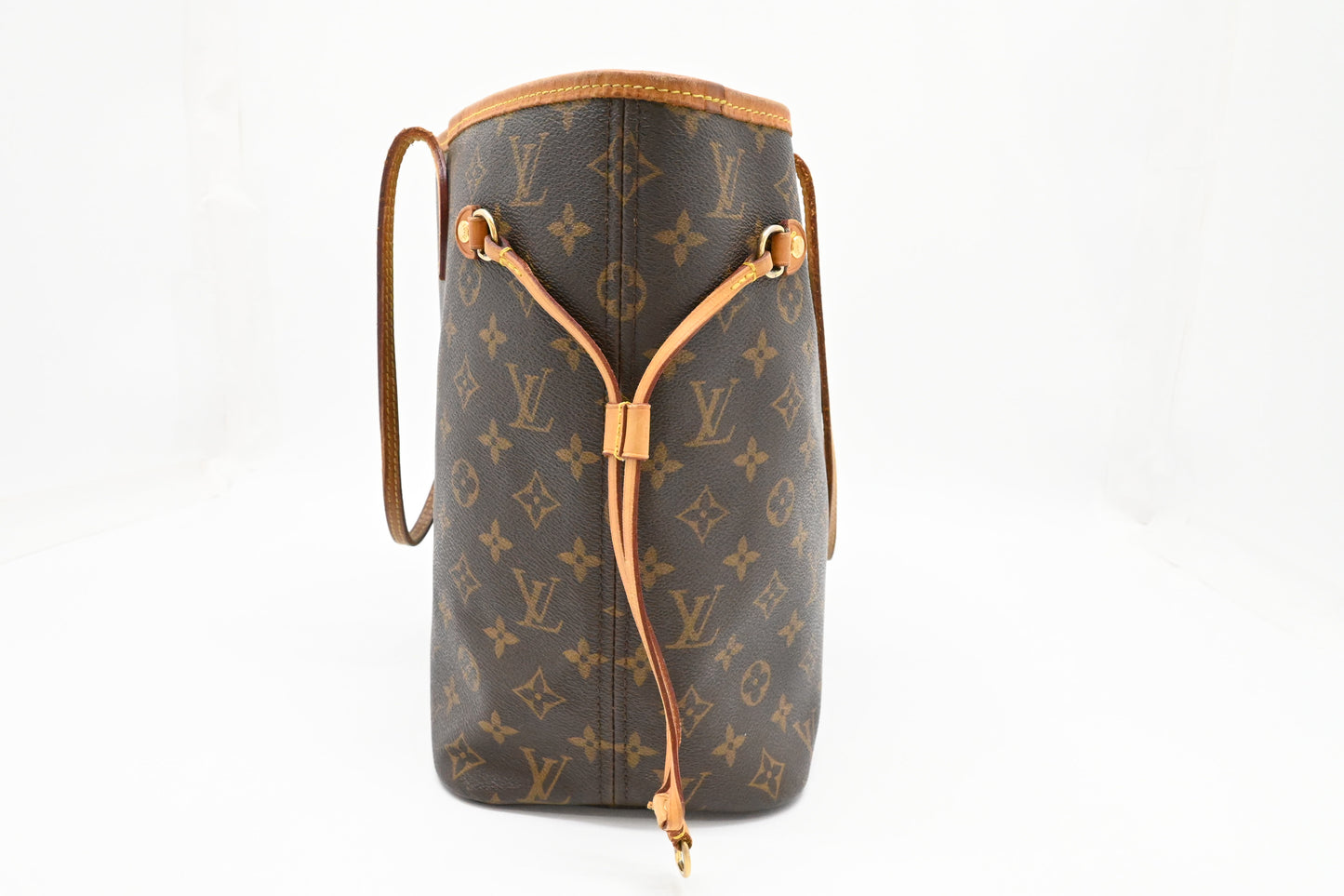 Louis Vuitton Neverfull MM in Monogram Canvas