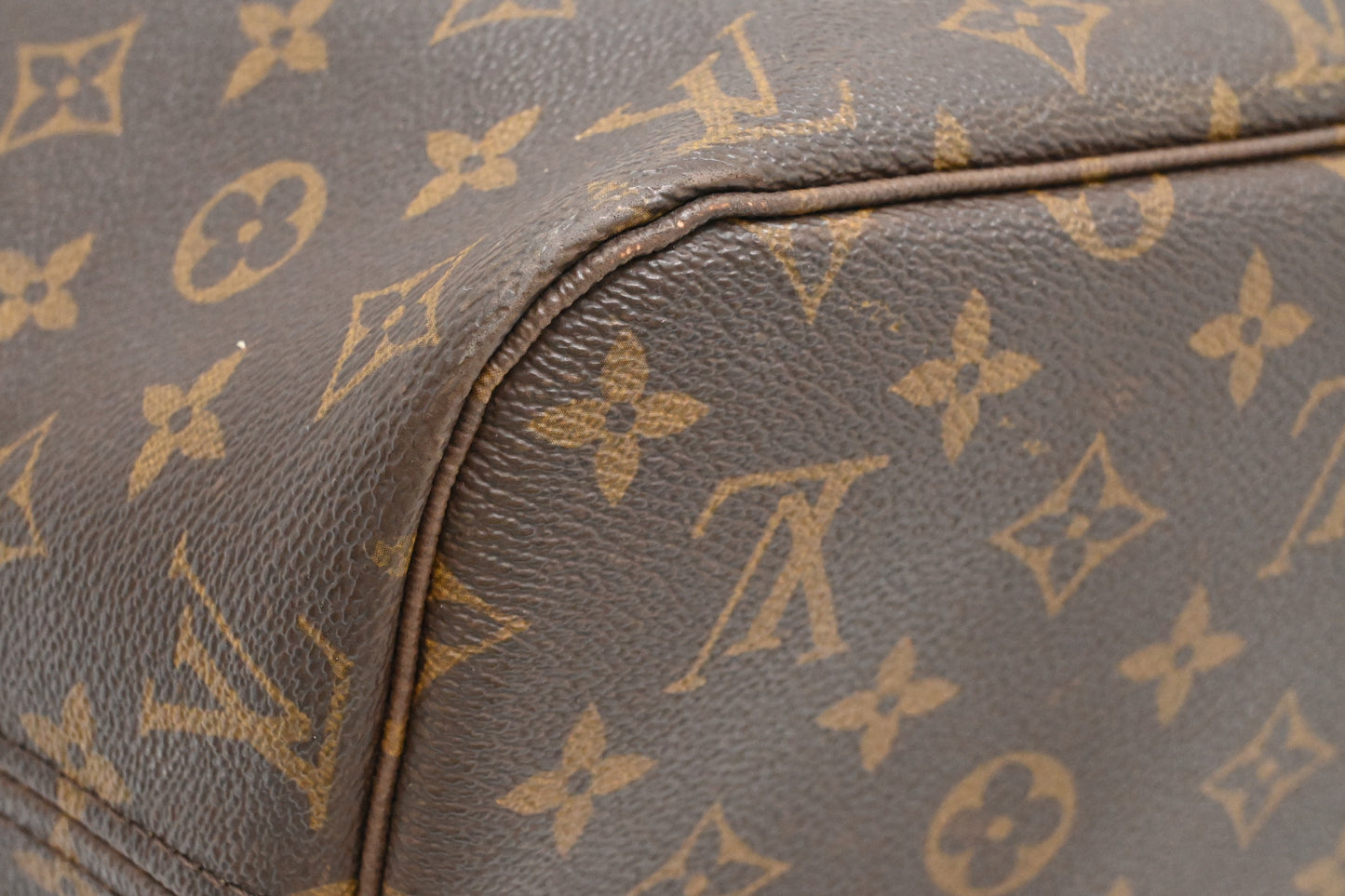 Louis Vuitton Neverfull MM in Monogram Canvas