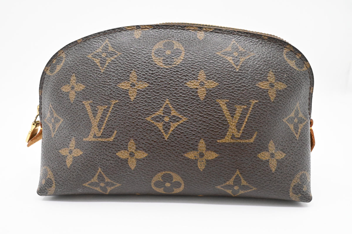 Louis Vuitton Pochette Cosmetique in Monogram Canvas