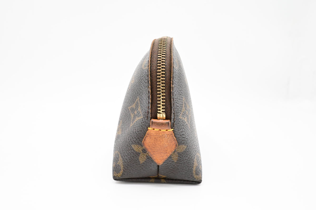 Louis Vuitton Pochette Cosmetique in Monogram Canvas