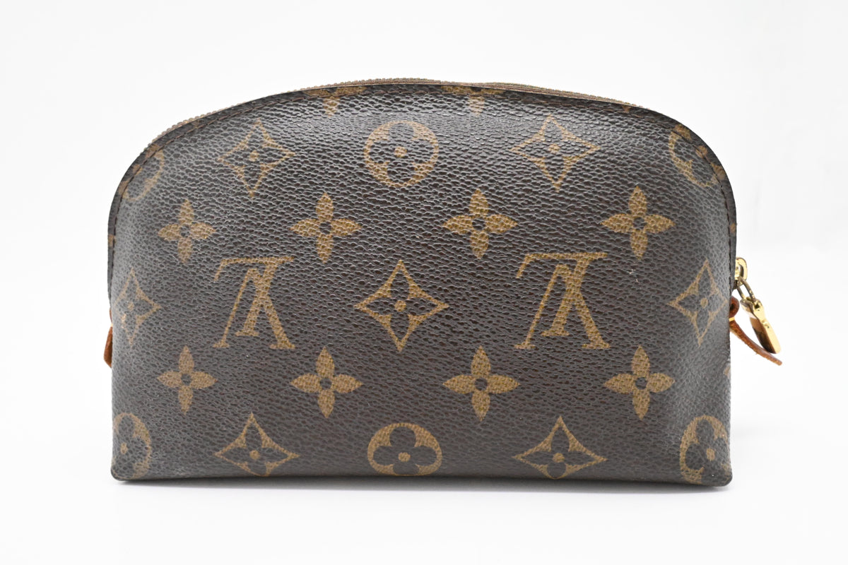 Louis Vuitton Pochette Cosmetique in Monogram Canvas