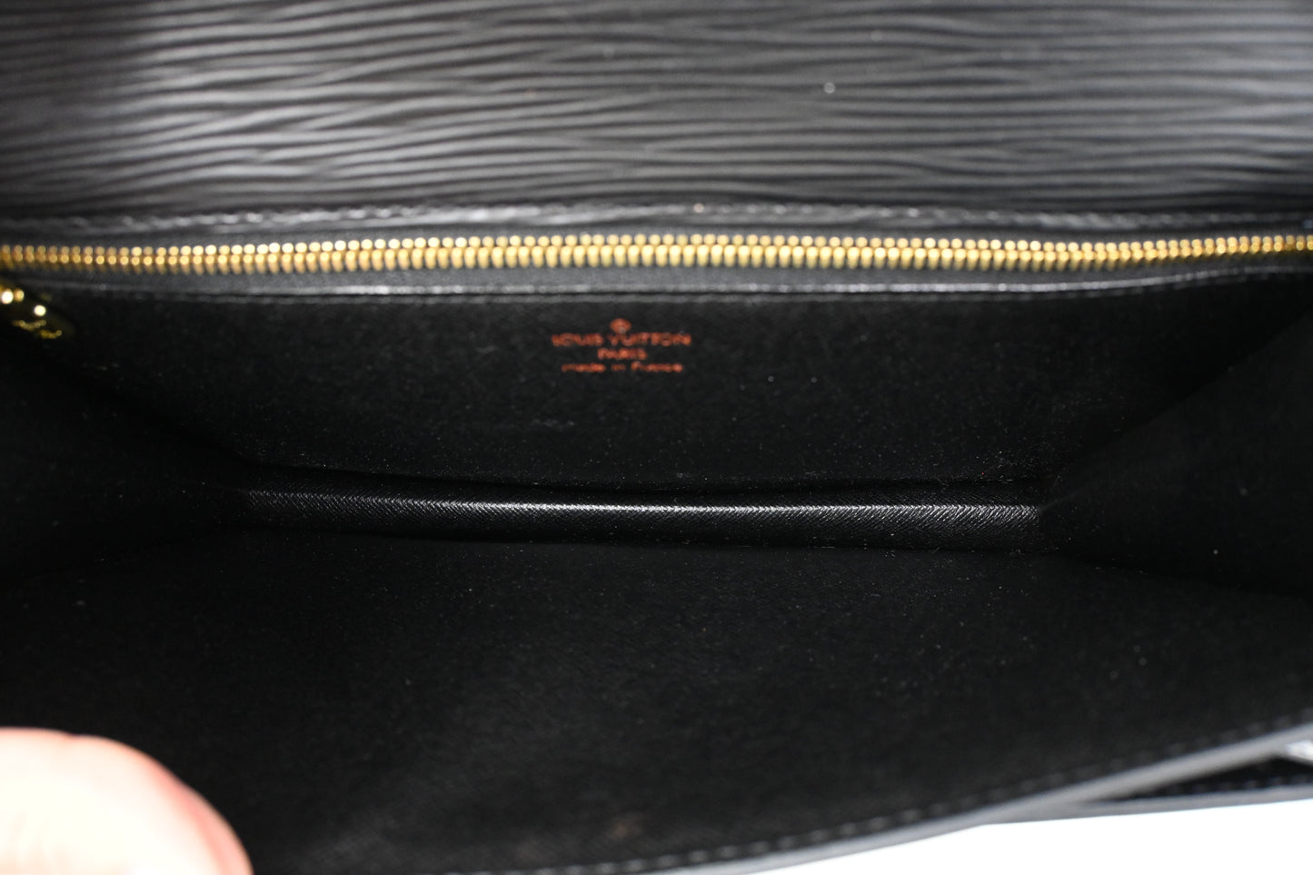 Louis Vuitton Sellier Dragonne in Black Epi Leather